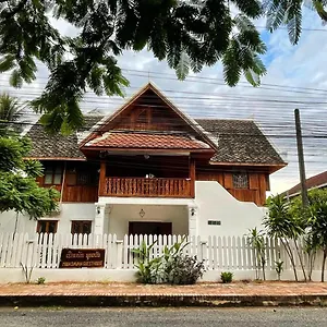 https://moukdavan-guesthouse-luang-prabang.hotelsluangprabang.com